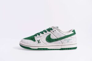 Nike SB  Dunk Low Pro & LV