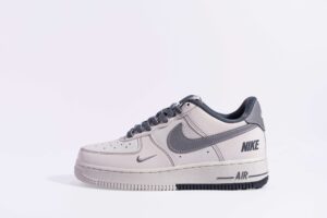 NIKE AIR FORCE 1‘07